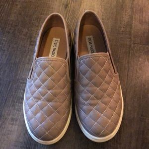 Steve Madden Slip-ons